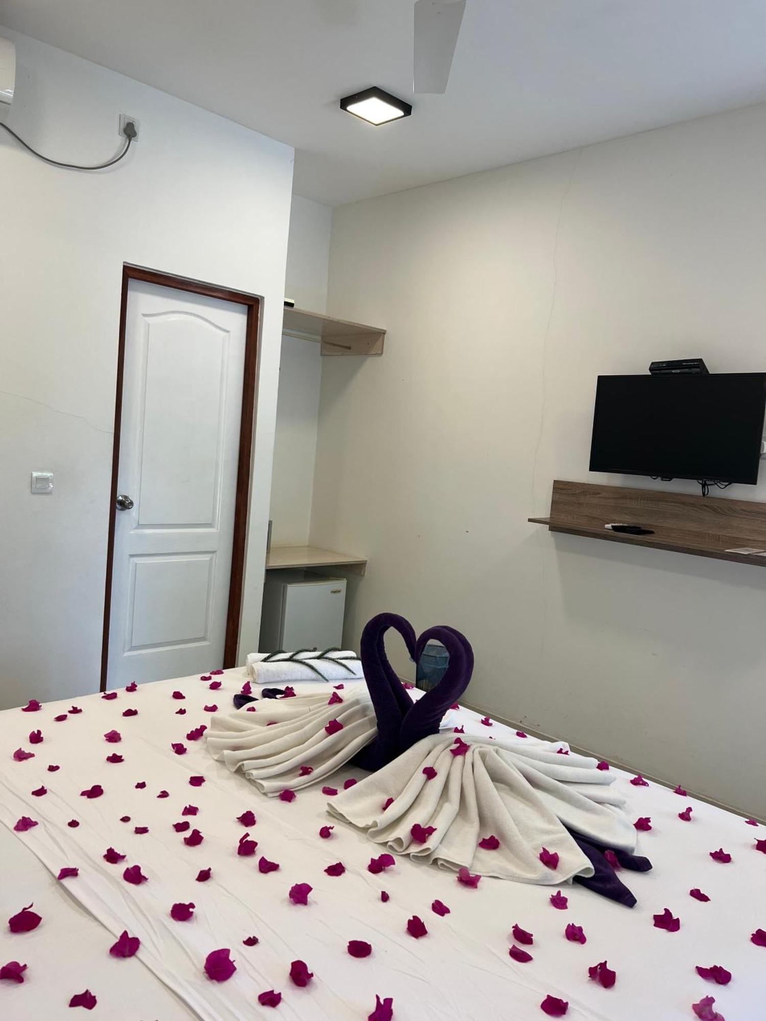 Lagoon Villa Maldives Thoddoo Esterno foto